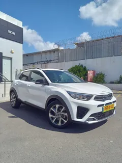 Продается Kia Stonic GT Line 2022 года в отличном состоянии