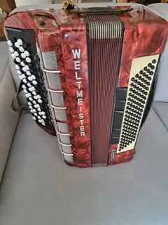 Продам немецкий аккордеон Вельтмейстер в отличном состоянии