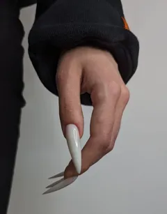 Мастер маникюра и педикюра в Тель-Авиве с опытом и бонусами