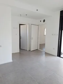 Продается уютная 2-комнатная квартира в центре Бать Яма без маклера