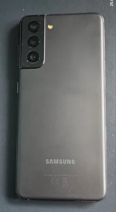 Продам новый Samsung Galaxy S21 5G с аксессуарами за 1000 шек