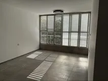 Сдается просторная квартира в центре Ришона, 4,5 комнаты, все новое