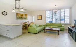 Продается 4-комнатная квартира в центре Ришон Ле Цион